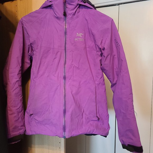 XS Purple Arc'teryx Gortex Winter Coat - Picture 1 of 4